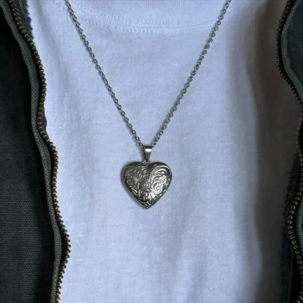 y2k 2000s vintage silver cute heart pendant locket chain necklace